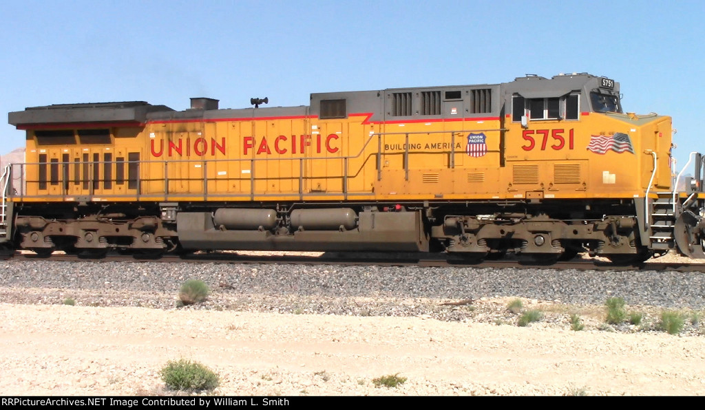 EB Unit Empty Hooper Car Frt at Erie NV -4